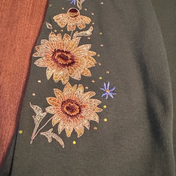 Quacker Factory Embroidered Top - Picture 4 of 10